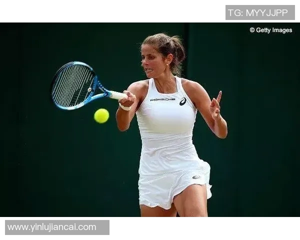 重庆网球队的中路突破之道：深度解析网球战术与训练技巧