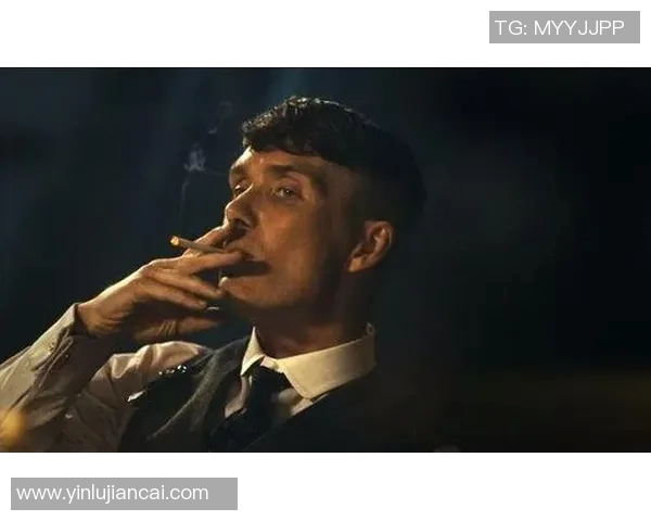 足球明星背后的真实与虚幻：一场对荣耀与质疑的深度探讨